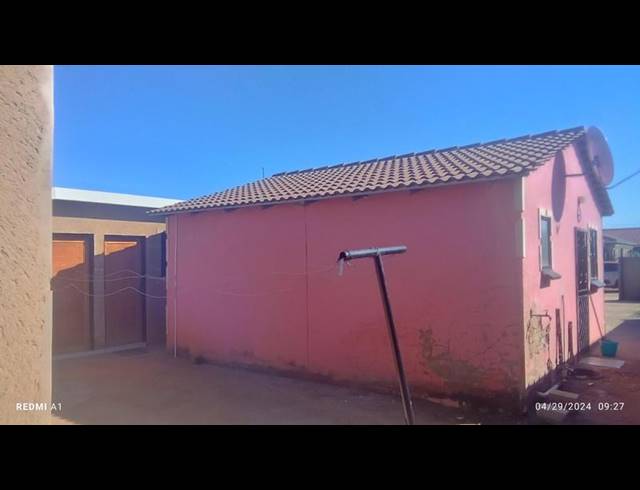 2 BEDROOM HOUSE FOR SALE IN SOSHANGUVE XX